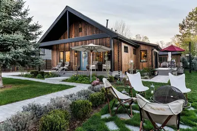 Image de Charming mountain modern 3 brm/2 bath home in Midway, Ut, with deck/yard.