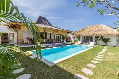 Image de Exquisite Architectural Villa with Outdoor Pool
