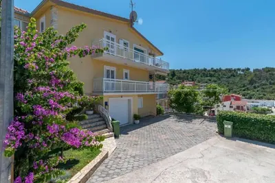 Image de Three Bedroom Apartment with Balcony and Pool