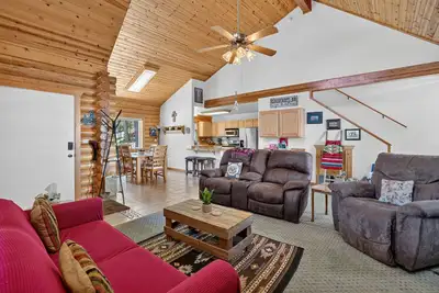 Image de Quiet Log Cabin Retreat Near Trails & Town