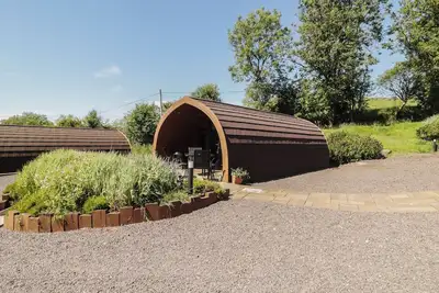 Image de Gortin Glen Glamping Pod 5, romantic, with hot tub in Omagh