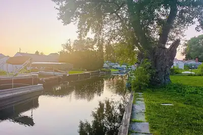 Image de Canal front Retreat on Cass Lake 3-bedroom cottage for your relaxing getaway.