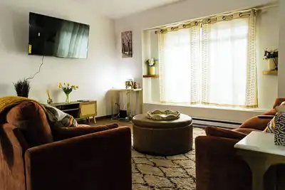Image de Your Home Away from Home :Spacious & Cozy