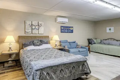 Image de Studio w/ Greers Ferry Lake Access & Resort Perks!