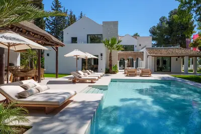 Image de Villa Las Palmeras | Exclusive Villa in Nueva Andalucía