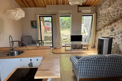 Image de Maison de charme à Saint-Privat avec jardin privé, Wi-Fi et climatisation