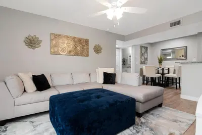 Image de Lake Front - Corner Unit - 2 Bedroom 2 Bath