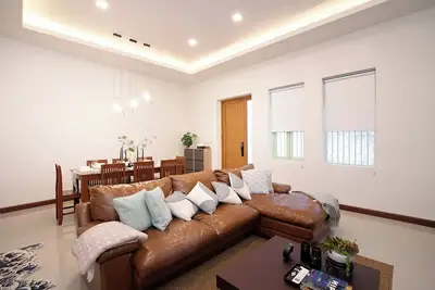 Image de 3-Bedroom Heritage Family Home  Spacious & Central Location