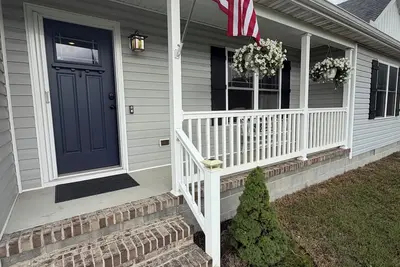 Image de Newer Charming 3br Home - Nestled in farm land, minutes from beach & attractions