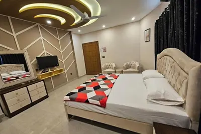 Image de Luxury 5-Bedroom Designer Guest House in Islamabad