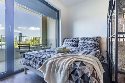 Image de Calm & Stylish Apartment - Garage + Balcony
