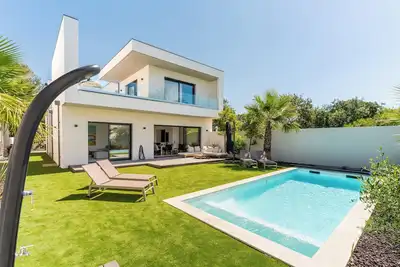 Image de Villa Camarines, neuve, piscine, plage à pied
