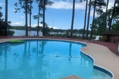 Image de Dragons Island Cottage - Waterfront, private pool