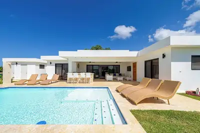 Image de Villa de luxe dans les Caraïbes • Fermée • Piscine et soleil