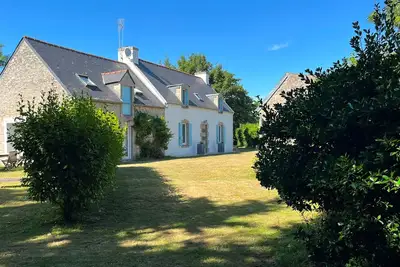 Image de Charmant Penty sur grand jardin à Plomeur