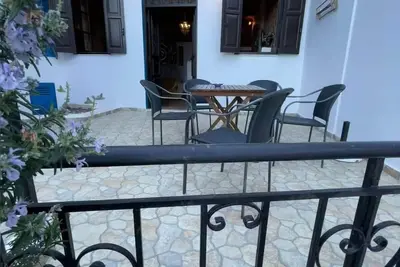 Image de Charming House Just Steps from Halki Harbor