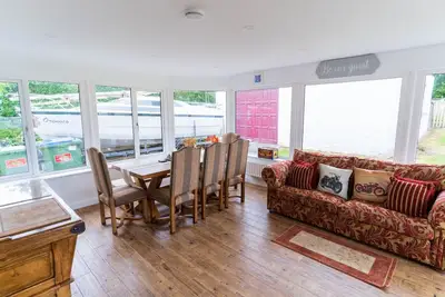 Image de Valentia central, high spec bungalow wifi &views