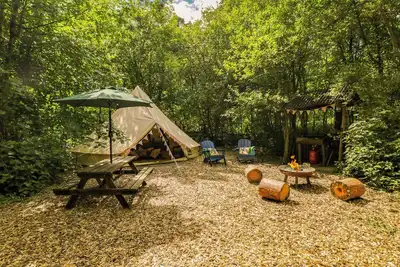 Image de Jungle Bell Tent, pet friendly in Hollington, Hampshire