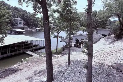 Image de Fisherman's Lakefront Cabin with Boat Slip & Trailer Parking