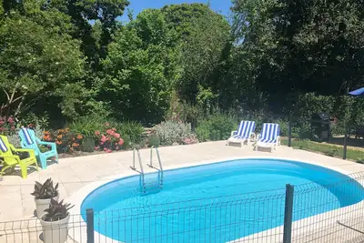 Image de Gîte du Noyer – Charmante maison en pierre avec piscine chauffée en Bretagne