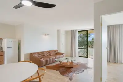 Image de Longbeach 2 - Bilinga Beachfront Luxury - Linen Provided - Min. 3 Night Stays