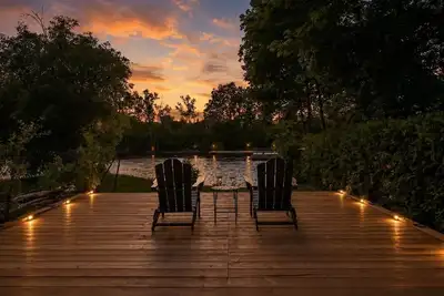 Image de River Retreat | Spa + Waterfront + Fire + Sauna