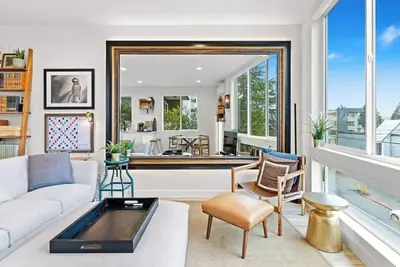 Image de Rooftop terrace & mountain views on Queen Anne