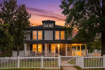Image de Downtown Farmville! Historic Home on First Avenue!