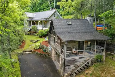 Image de River Cats Cottage and Cabin - Private River Access and Close to Wcu!