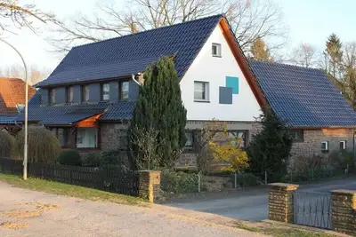 Image de Maison près des chênes