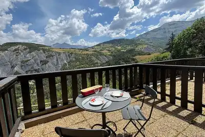 Image de Studio fonctionnel, vue montagne - 4 pers.