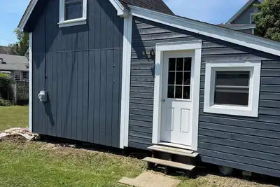 Image de 1 Bedroom Island Cottage-Water View-Walk to Downtown