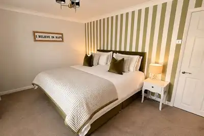 Image de Maison-Superking-Salle de bain privée-Vue sur Rue