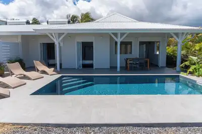 Image de Villa Lambi, vue mer à 400m avec accès plage à pied, piscine chauffée privative