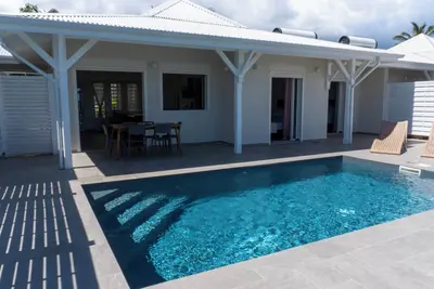 Image de Villa Bernard l'hermite, vue mer avec accès plage à pied piscine chauffée