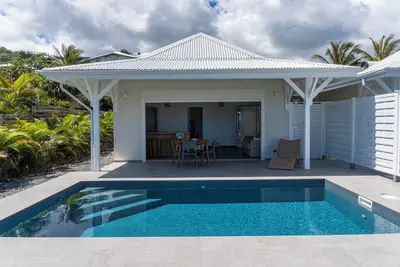 Image de Villa Burgot vue mer à 400m avec accès plage à pied, piscine chauffée privative