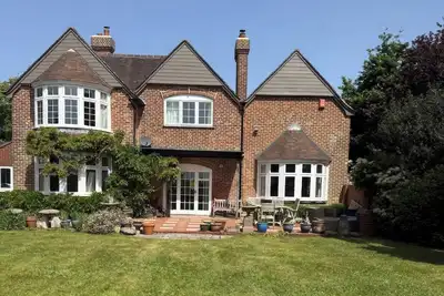 Image de Avenue Road, family friendly, with open fire in Lymington