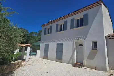 Image de Maison avec piscine et cuisine d'été en Provence