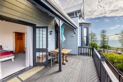 Image de Art Deco Seaview Retreat