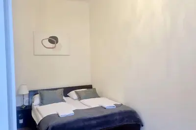 Image de 10-Min to Westbahnhof | 1br + Living Room