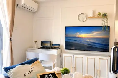 Image de 10 Mins to Airport Mactan-Cebu • Muji Suites with Sea City View Balcony