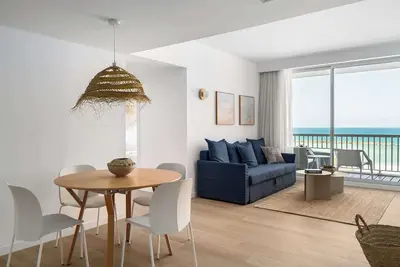 Image de Modern 2br Steps to Beach by HolyGuest