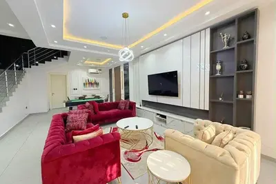 Image de Waterfront 4 Bedroom Terrace duplex with top notch amenities. Qq