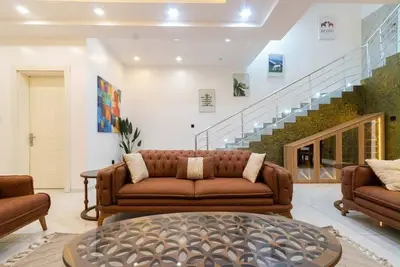 Image de Beautiful Waterfront 4-bedroom Terrace Duplex in vibrant Lekki