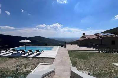 Image de Belle maison de vacances privée avec piscine privée, climatisation, Wifi, patio, vue panoramique