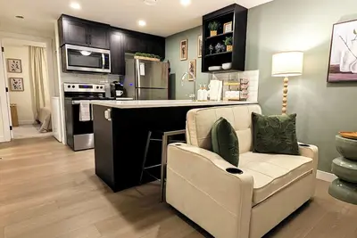 Image de Cozy Calgary Retreat – Near Banff & Spruce Meadows