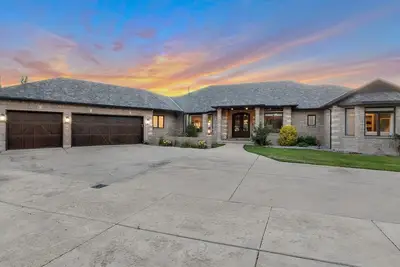 Image de Private Resort Estate — Pool, Theater & Wasatch Sunsets