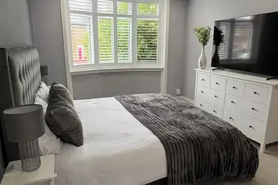 Image de Modern 2 bedroom Flat with Private Garden - 15 mins from City Centre