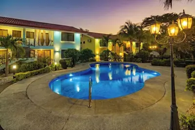 Image de Ground-Floor 2br w/ Pool: Short Walk to Coco Beach