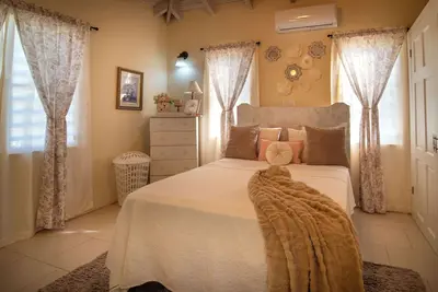 Image de Exquisite 3-bedroom house in tranquil Mount Pleasant.
